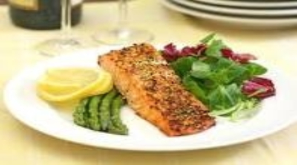 Salmon & Asparagus a quick simple healthy spring treat!