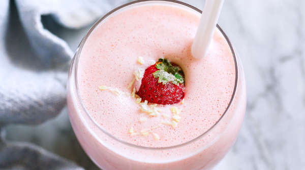 strawberry and coconut smoothie