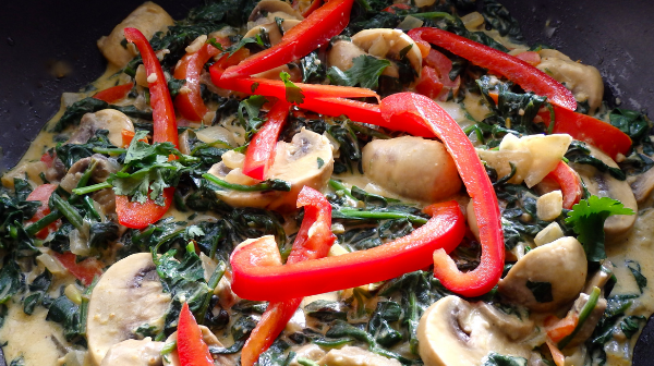 Mushroom and Bell Pepper Sauté with Arugula