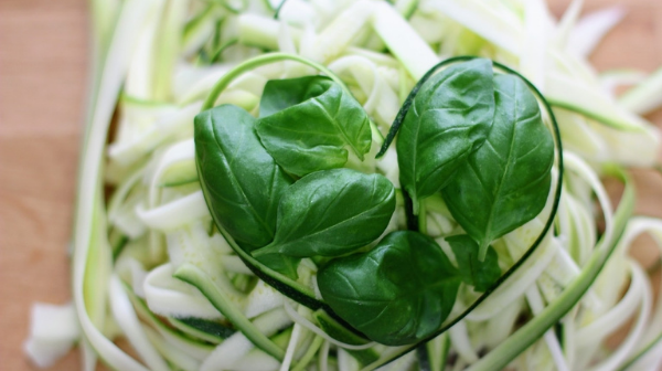 Tomato Basil Zucchini Pasta