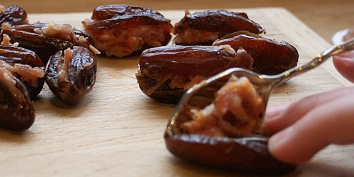 sausage stuffed dates