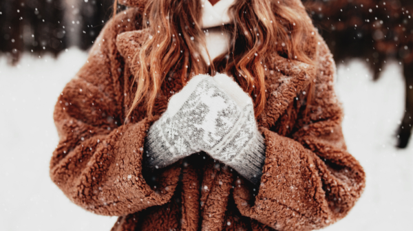 Your Holiday Mindset Playbook: Strategies To Stay Grounded, On Track and Feeling Good